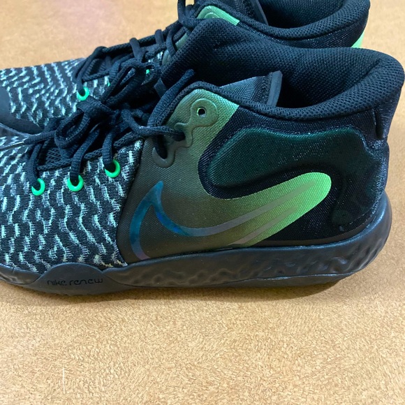 NIKE KD TREY 5 VIII - Picture 1 of 9